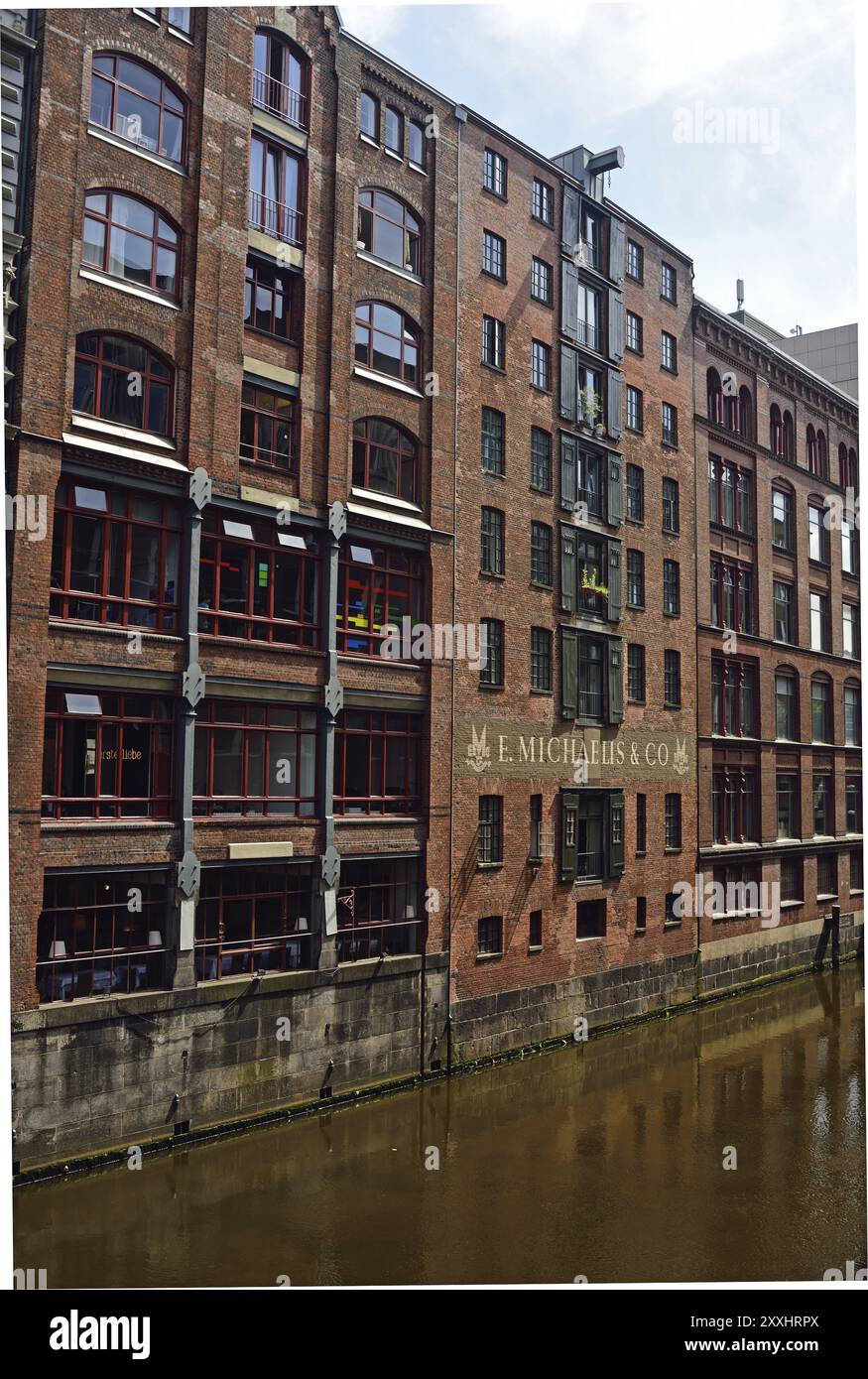 Europe, Germany, Hamburg, City, Neustadt, Herrengrabenfleet, historic ensemble of office buildings, in the centre the second oldest warehouse in Hambu Stock Photo