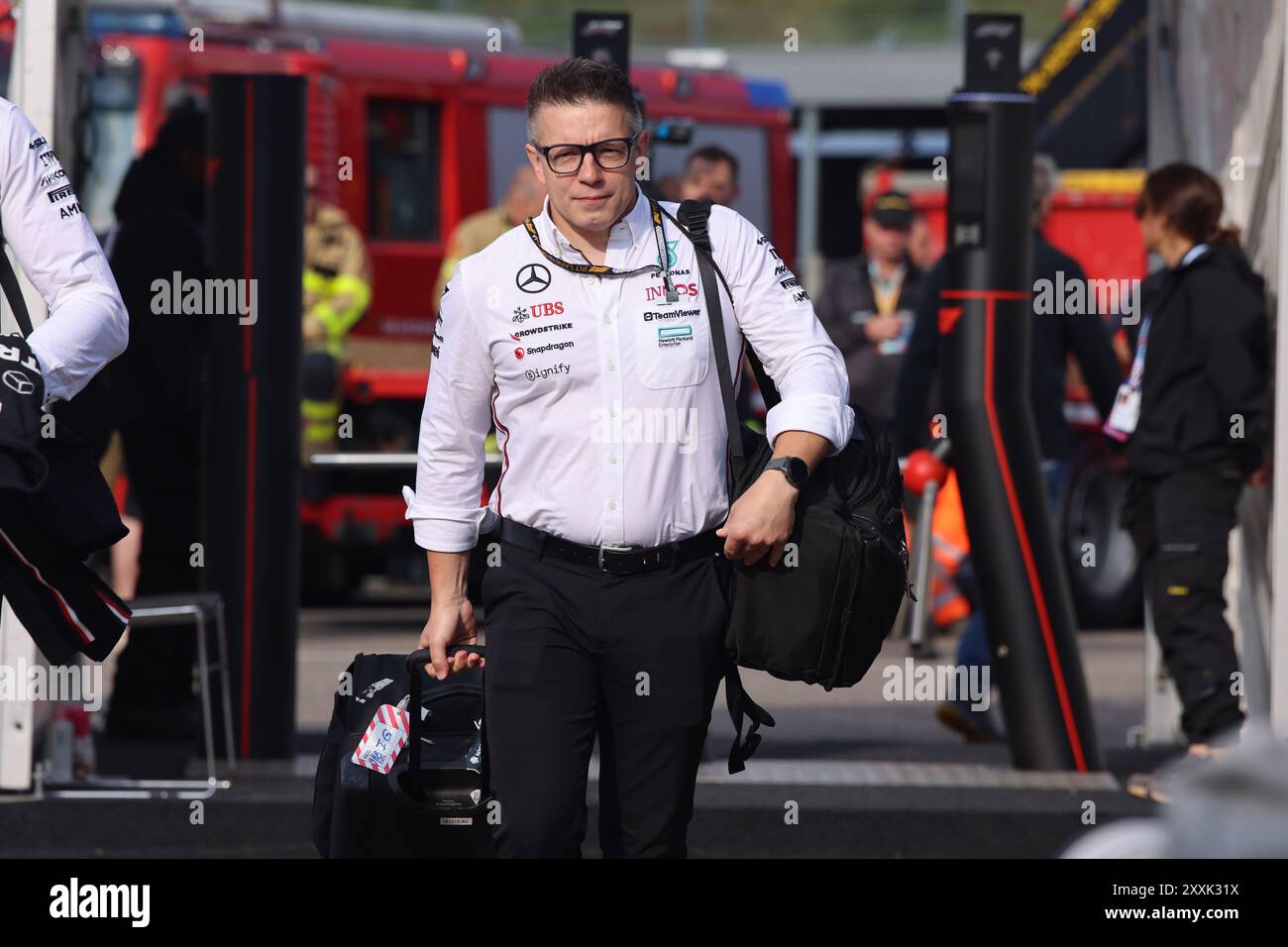 Peter Bonnington, 44Lewis Hamilton (Mercedes AMG Petronas Formula One Team, #44) Renningenieur, NDL,  Formel 1 Weltmeisterschaft, Dutch Grand Prix, Circuit Zandvoort, Race Day, 25.08.2024  Foto: Eibner-Pressefoto/Annika Graf Stock Photo