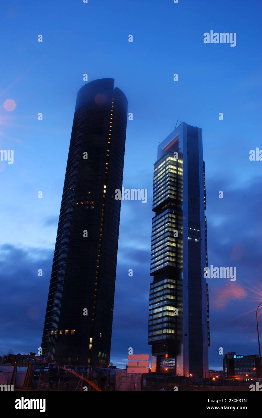 Sacyr tower at dawn madrid hi-res stock photography and images - Alamy