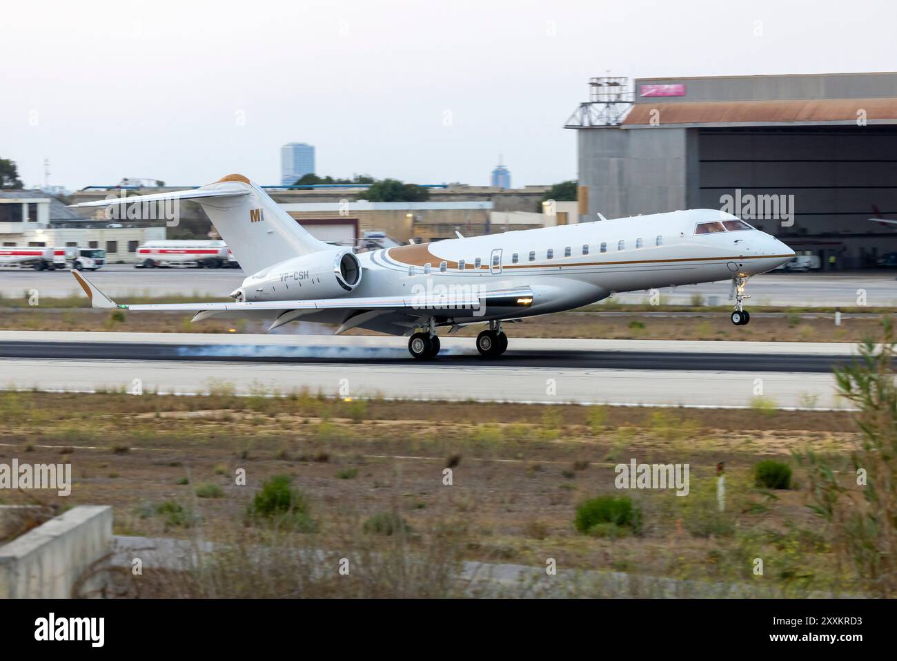 Bombardier global 6500 jet hi-res stock photography and images - Alamy