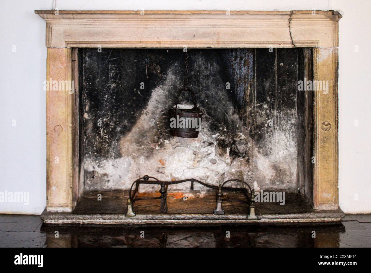 Gerger Or Rocca Castello di fuoco hi-res stock photography and images - Alamy