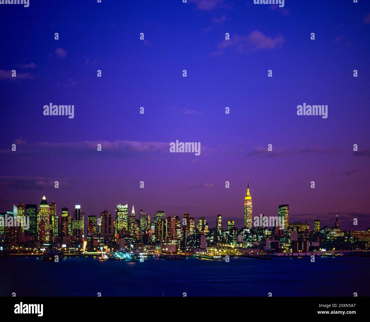 New York 1990s, midtown Manhattan skyline, Empire State illuminated