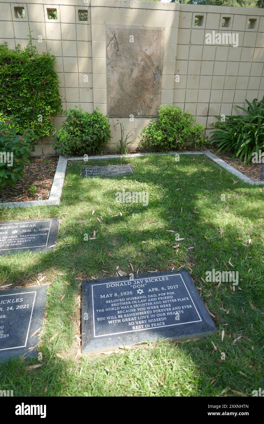 Los Angeles, California, USA 23rd August 2024 Comedian Don Rickles Grave at Mount Sinai Memorial Park on August 23, 2024 in Los Angeles, California, USA. Photo by Barry King/Alamy Stock Photo Stock Photo