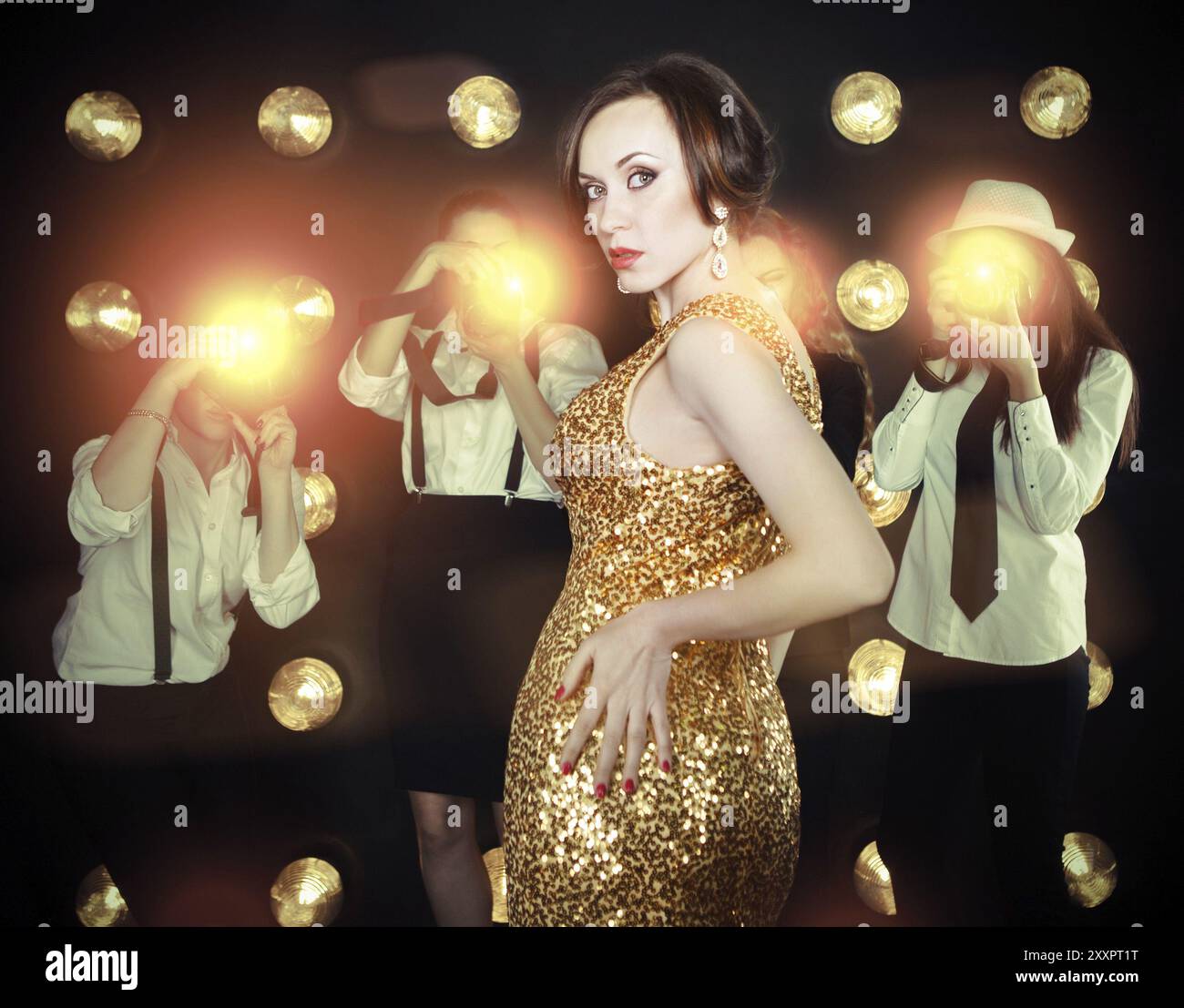 Celebrity posing for paparazzi hi-res stock photography and images - Alamy