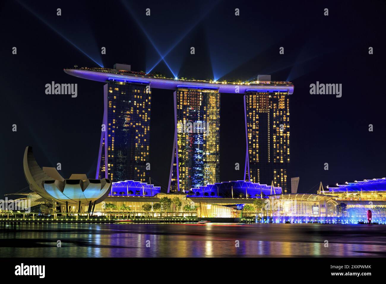 Singapore tower block hotel hi-res stock photography and images - Alamy