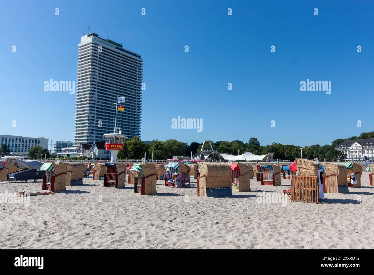TRAVEMÜNDE, GERMANY - AUGUST 13, 2024: Maritim Hotel Lübeck-Travemünde. View from strand Stock Photo