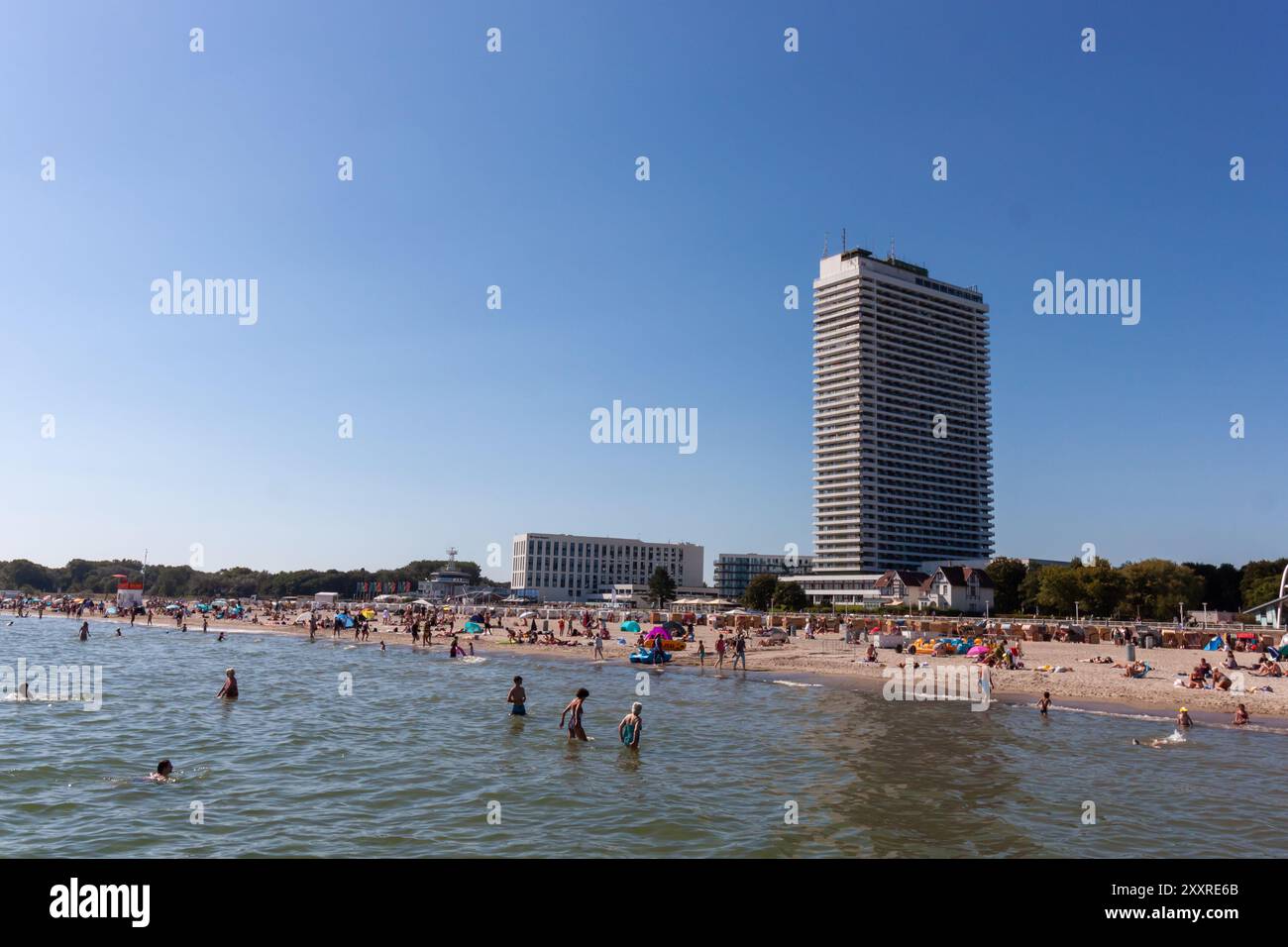 TRAVEMÜNDE, GERMANY - AUGUST 13, 2024: Maritim Hotel Lübeck-Travemünde. View from strand Stock Photo