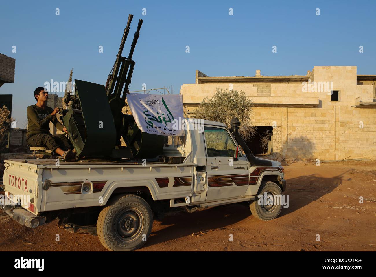 Fighters of the Nour al-Din al-Zenki Movement on the frontline in the ...