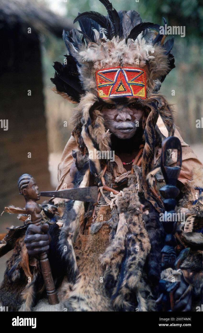 Kindoki Witch doctor congo hi-res stock photography and images - Alamy
