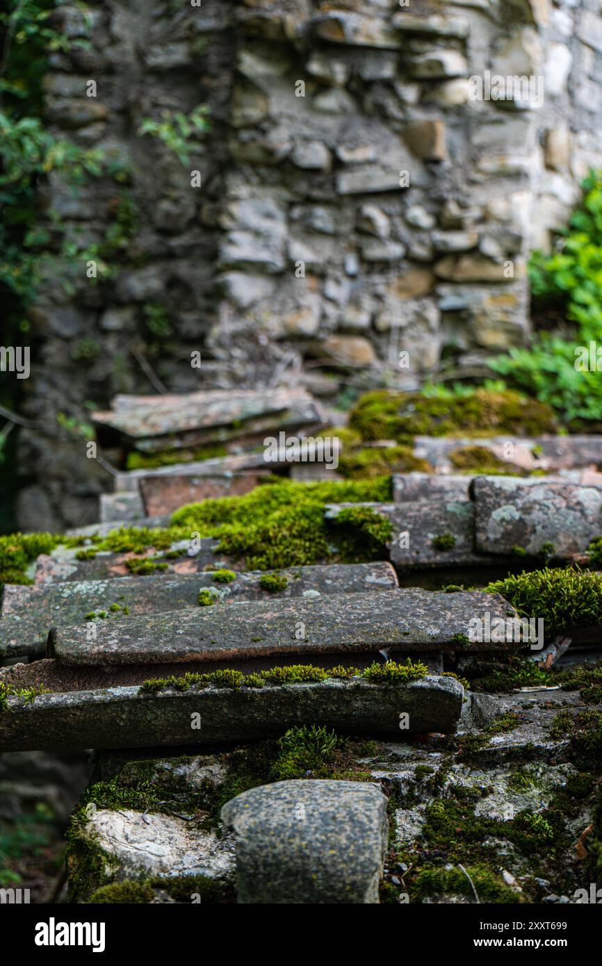 Ruins of Kvetera fortress city in the Georgian Caucasus mountain Stock Photo