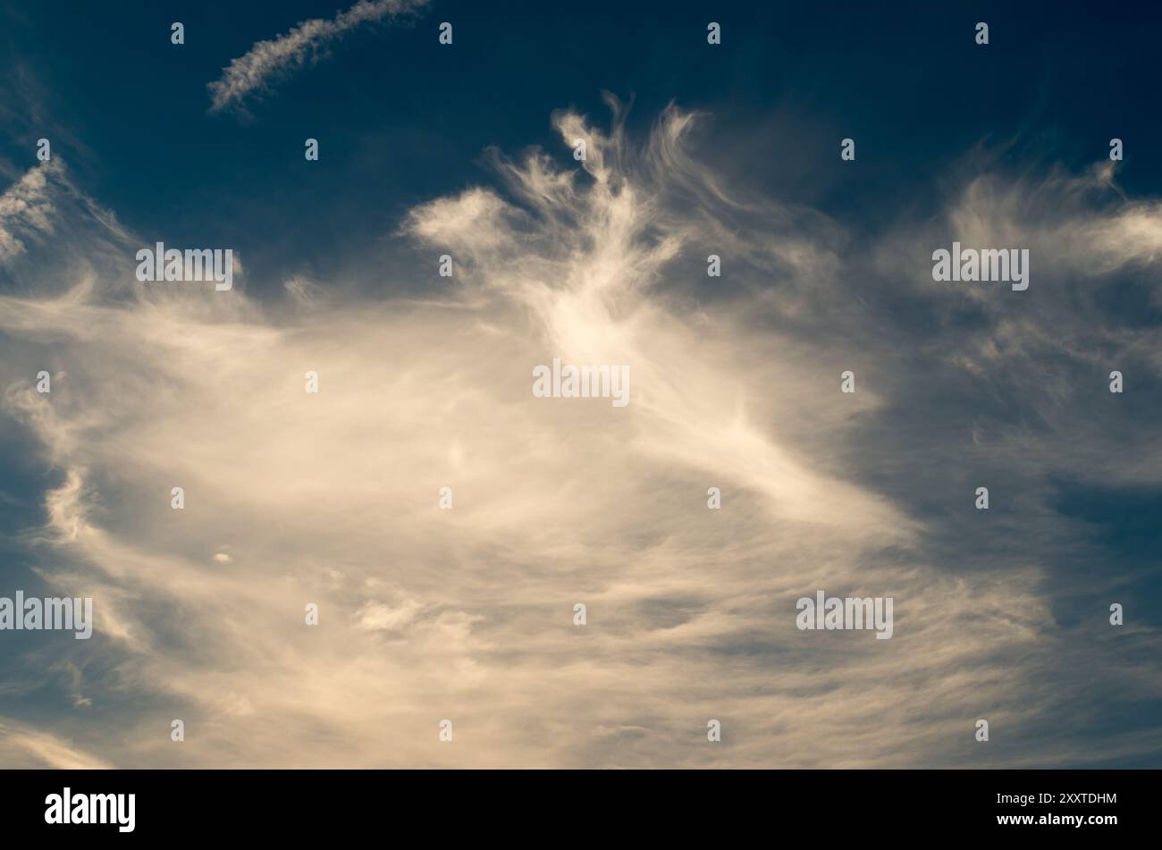 Dark blue sky sunset clouds hi-res stock photography and images - Alamy