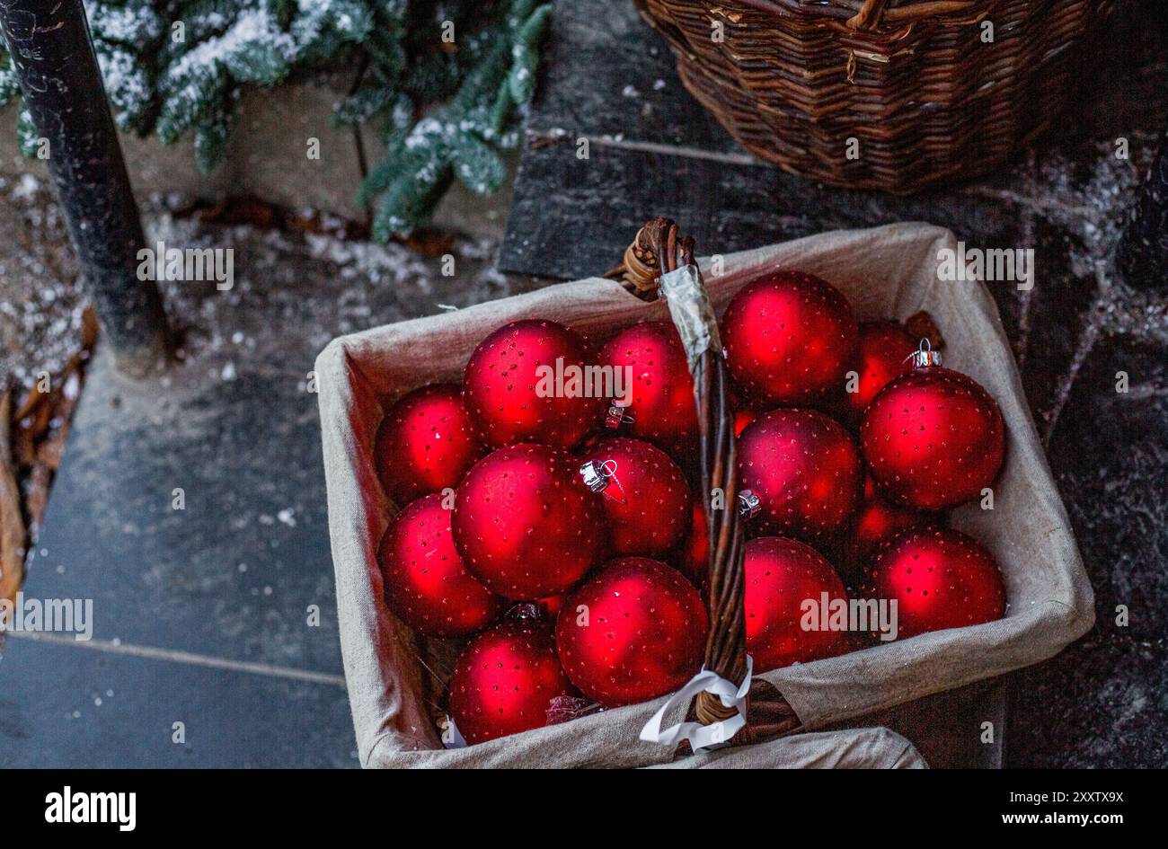 The reed basket hi-res stock photography and images - Alamy