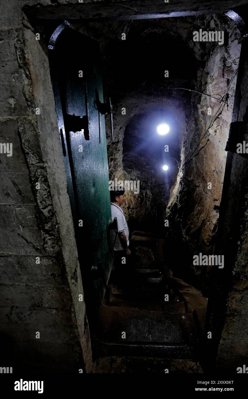 Interior of the Viengxay (Vieng Xai ) caves, Viengxay, Houaphanh, Laos Stock Photo