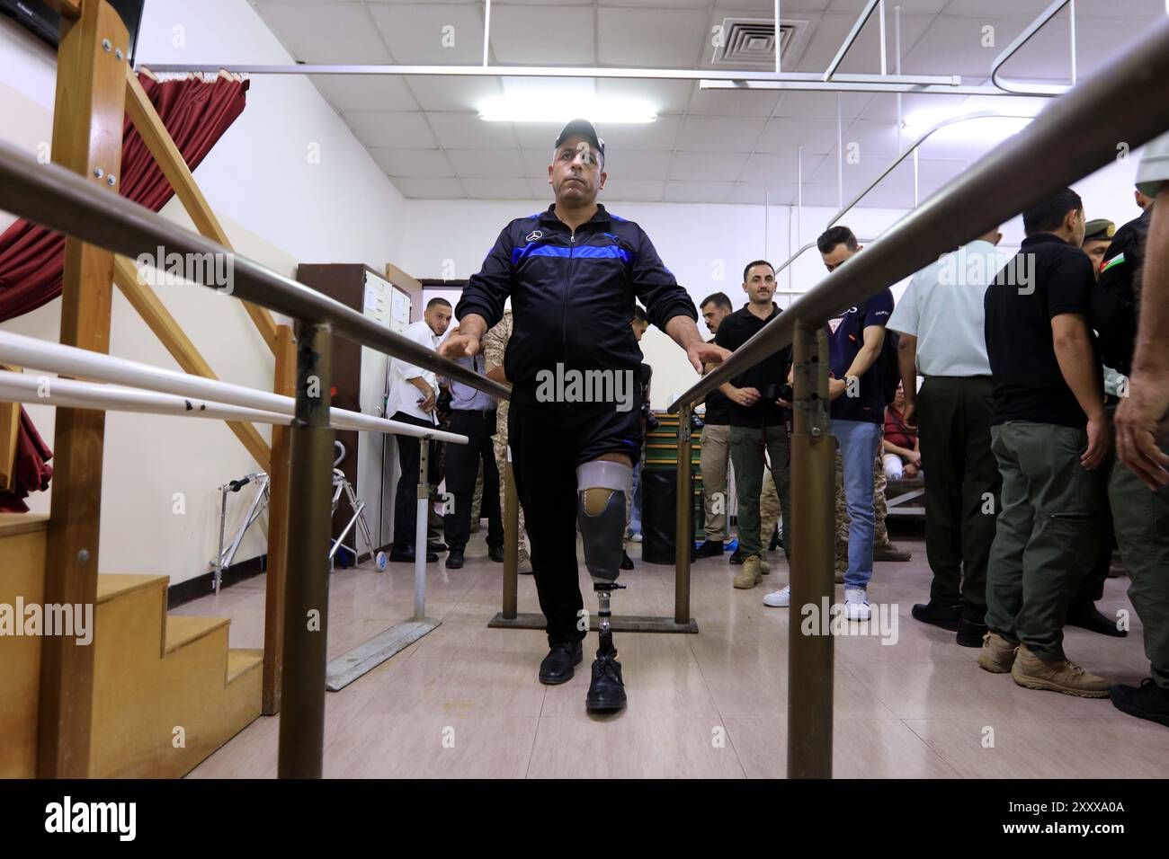 amman-jordan-26th-aug-2024-a-man-practices-with-a-prosthetic-limb