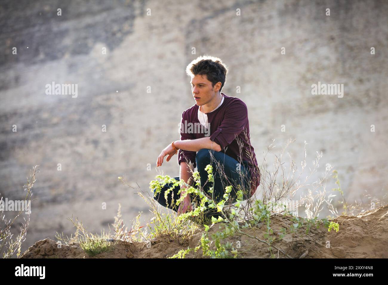 Teenager back outside urban hi-res stock photography and images - Alamy