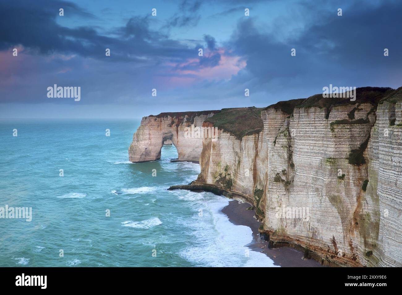 Etretat normandie france hi-res stock photography and images - Alamy