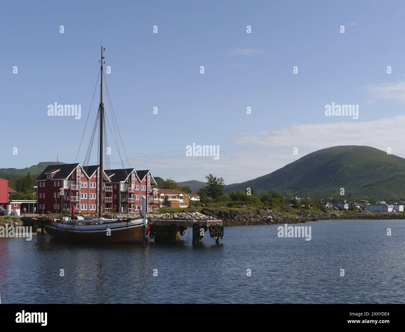 Estuary wooden bridge from village hi-res stock photography and images ...