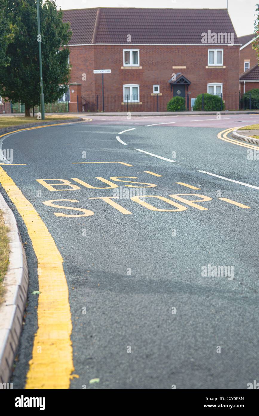 Bus stop sign in england hi-res stock photography and images - Alamy