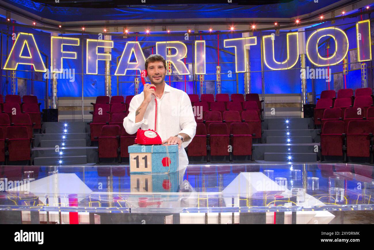 Pin di Analice Costa su Fashion Manager | Idee di marketing, Pose  fotografiche, Donne d'affari, image size:1300x870