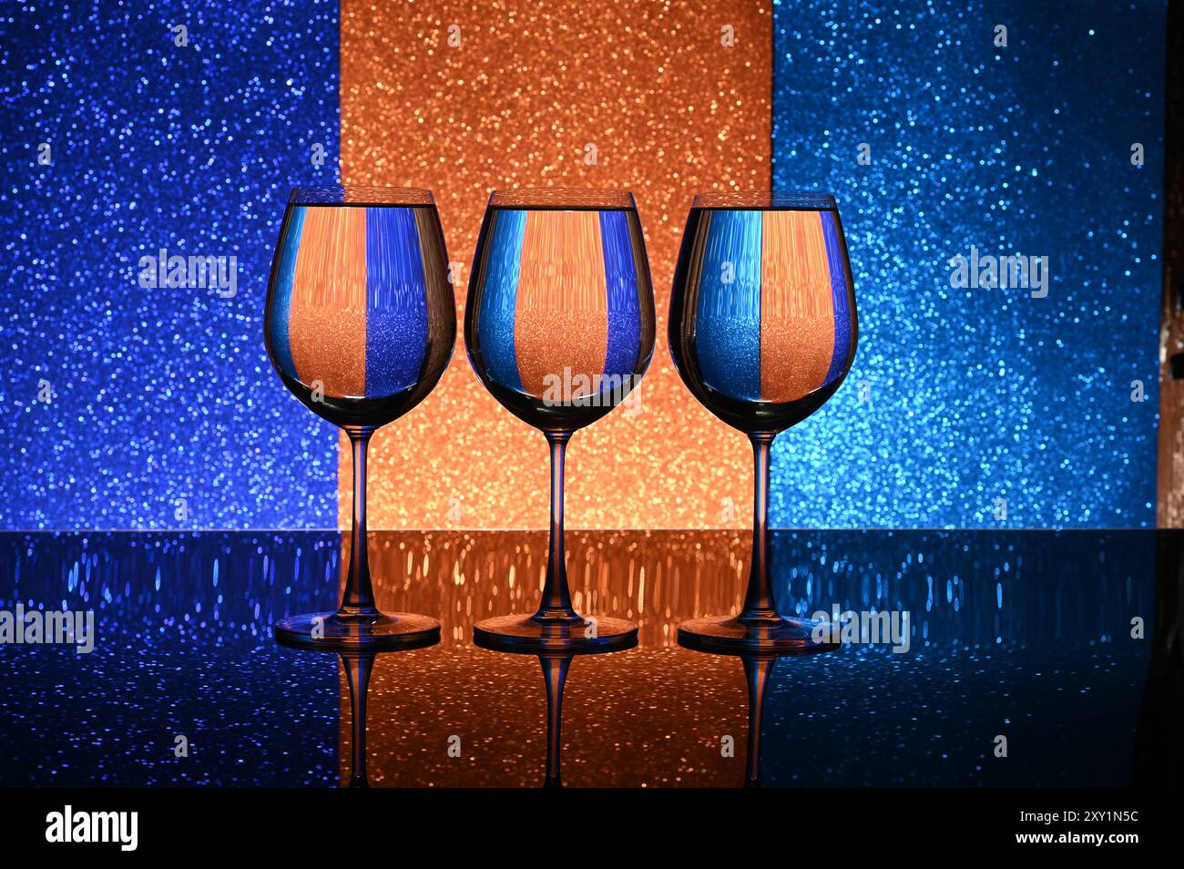 Fluid illusions hi-res stock photography and images - Alamy