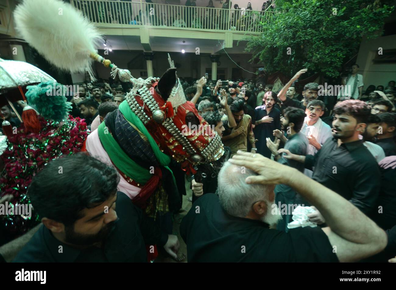Peshawar, Peshawar, Pakistan. 27th Aug, 2024. Shiite Muslims mark ...