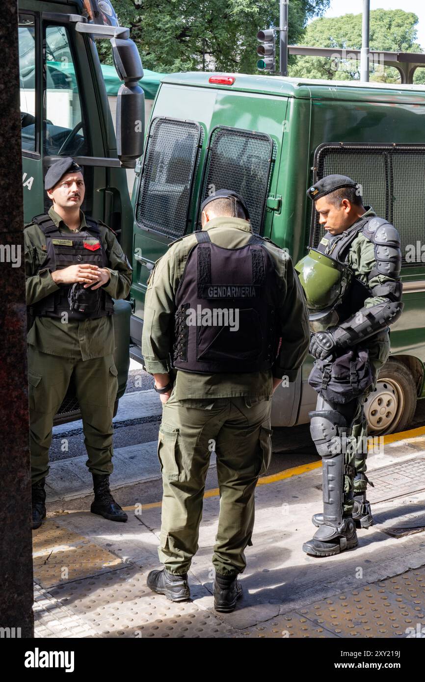 Riot police of the Argentine National Gendarmerie prepare to keep the ...