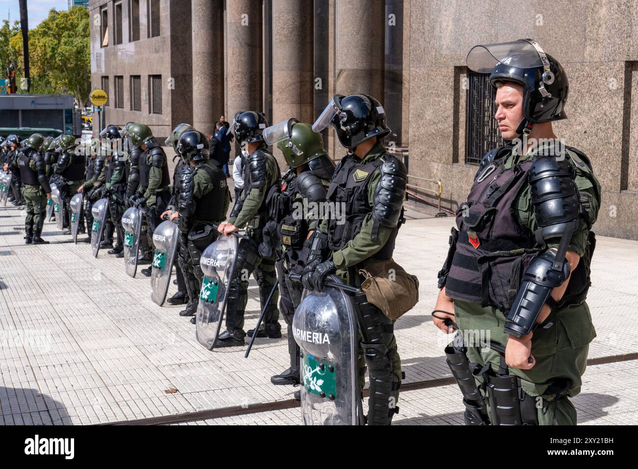 Riot police of the Argentine National Gendarmerie prepare to keep the ...