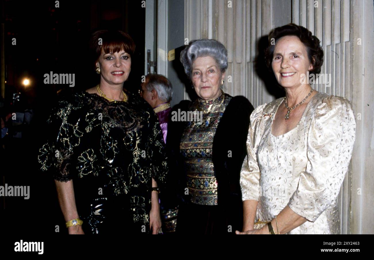 Gennaio 1990 Archivio Storico Olycom/LaPresse Anna di Borbone-Parma  (Parigi, 18 settembre 1923 - Morges, 1º agosto 2016) è stata regina  consorte titolare di Romania dal 1948 al 2016, come moglie di Michele, image size:1300x903