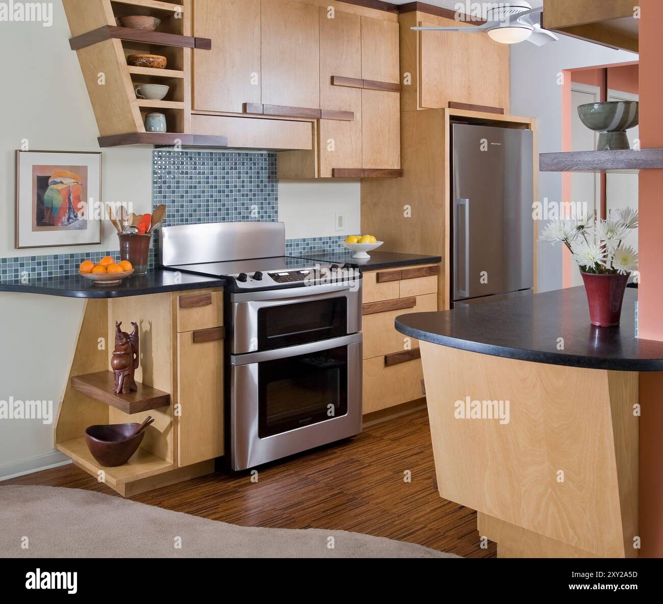 Contemporary kitchen with asian accents hi-res stock photography and images  - Alamy, image size:1300x1185