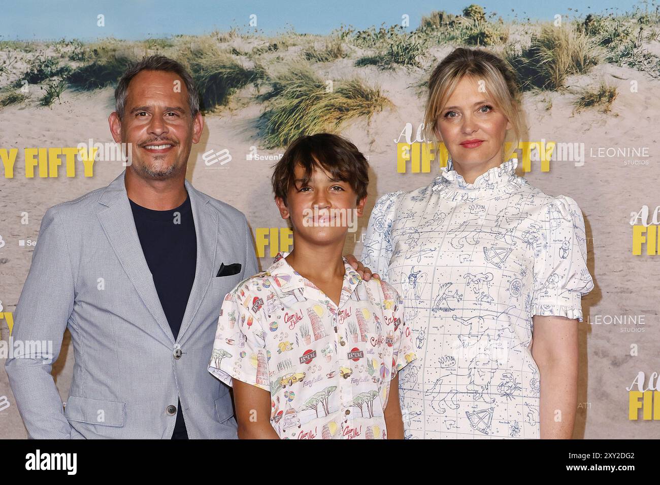 Moritz Bleibtreu, Valentin Thatenhorst und Laura Tonke bei der ‚Alles Fifty Fifty“ Film Premiere am 27.08.2024 in Berlin Stock Photo