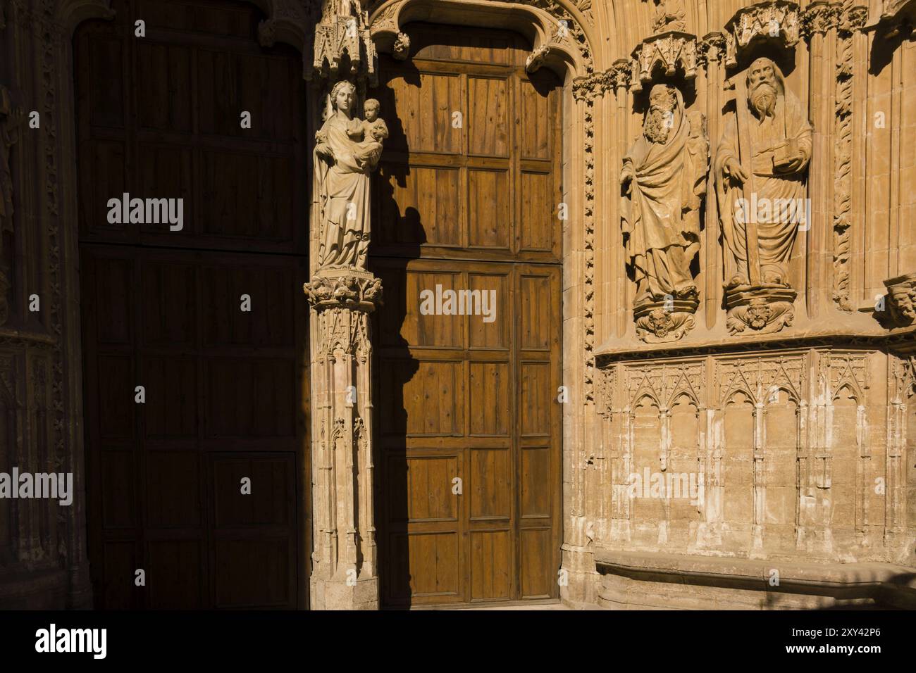 palma-de-mallorca-cathedral-of-la-seu-south-aspect-with-portal-del