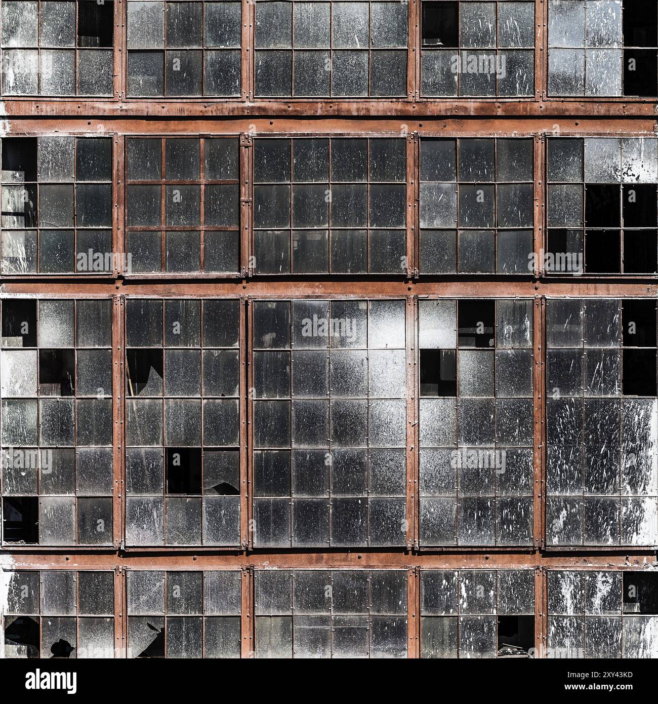 Old factory windows texture hi-res stock photography and images - Alamy