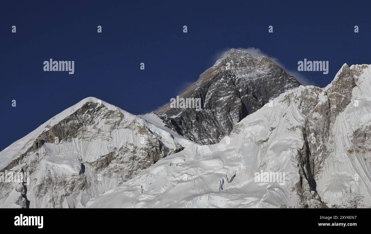 Everest summit peak people hi-res stock photography and images - Alamy