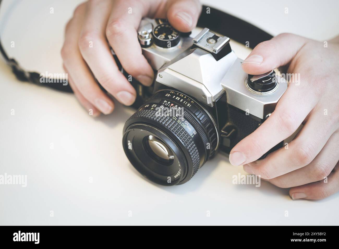 Vintage photography camera hi-res stock photography and images - Alamy