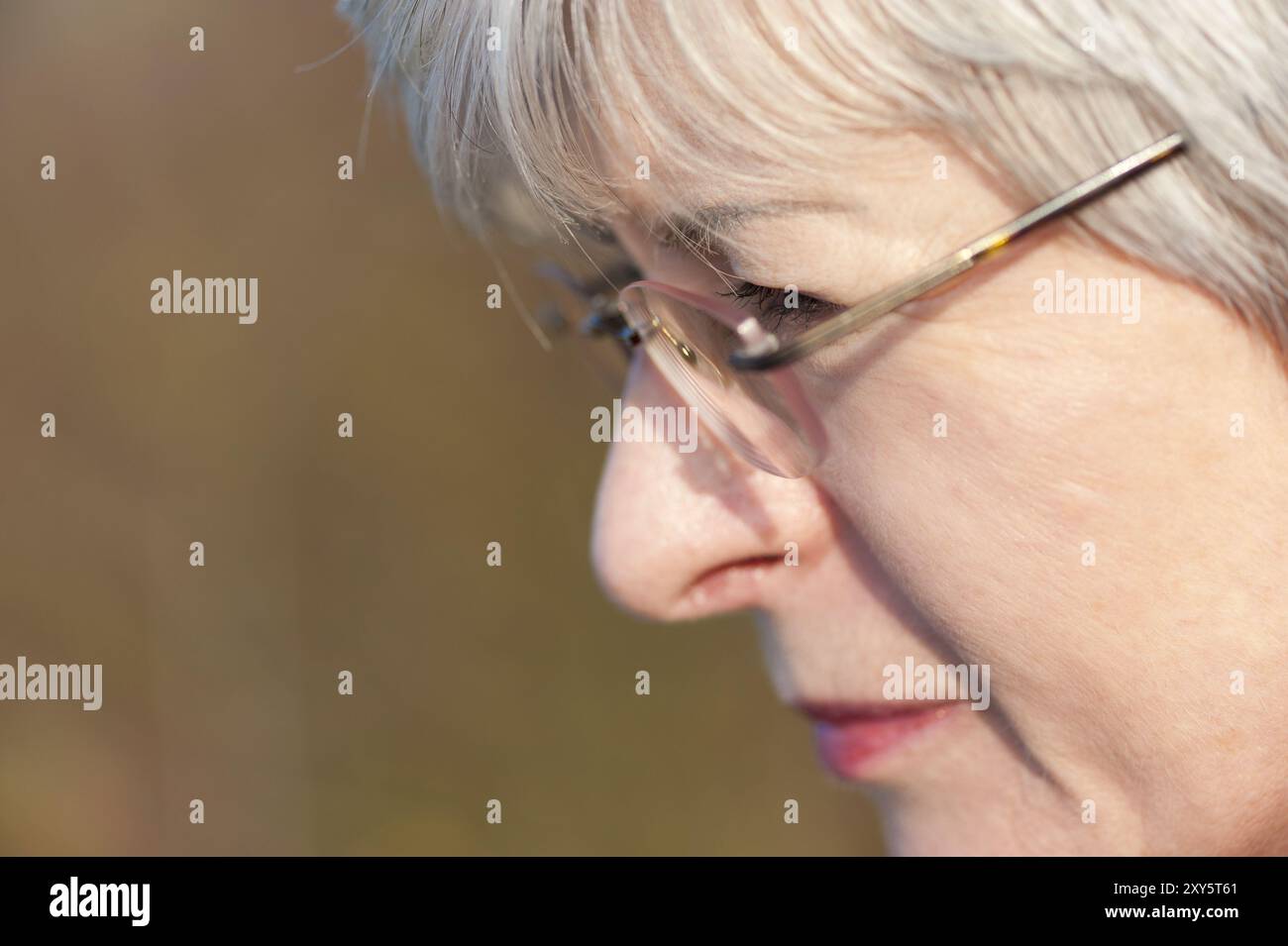 Sideview contemplate look hi-res stock photography and images - Alamy