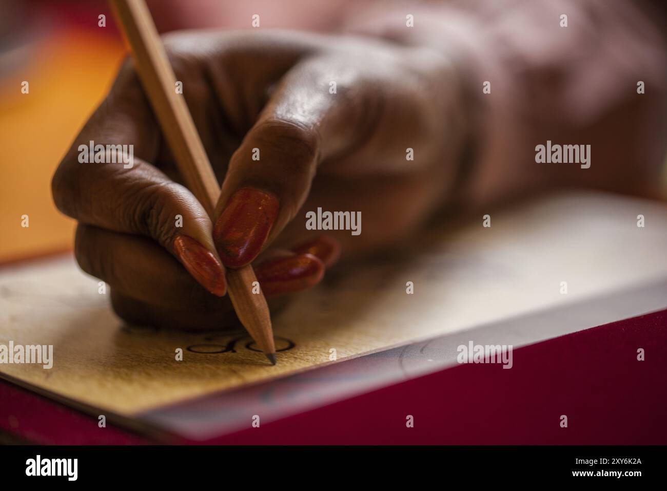 African american womans hand hi-res stock photography and images - Alamy