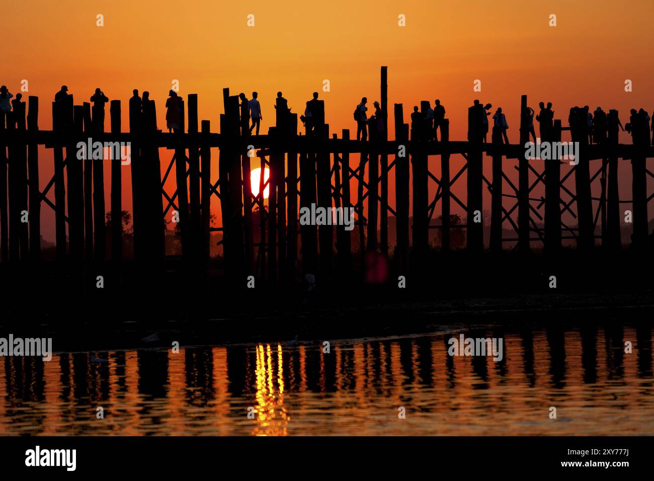 Cast in place bridge construction hi-res stock photography and images ...