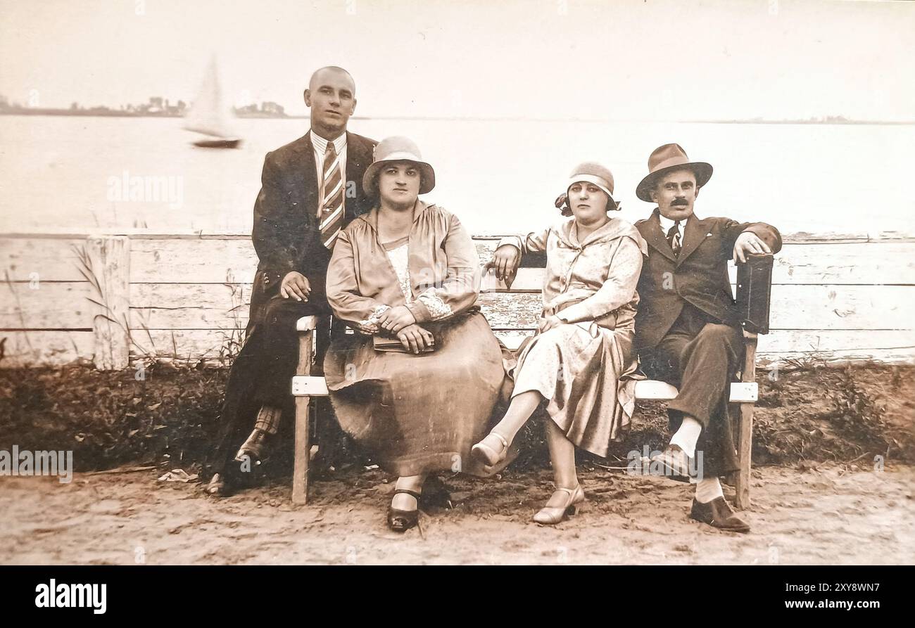 1930s fashion people hi-res stock photography and images - Alamy