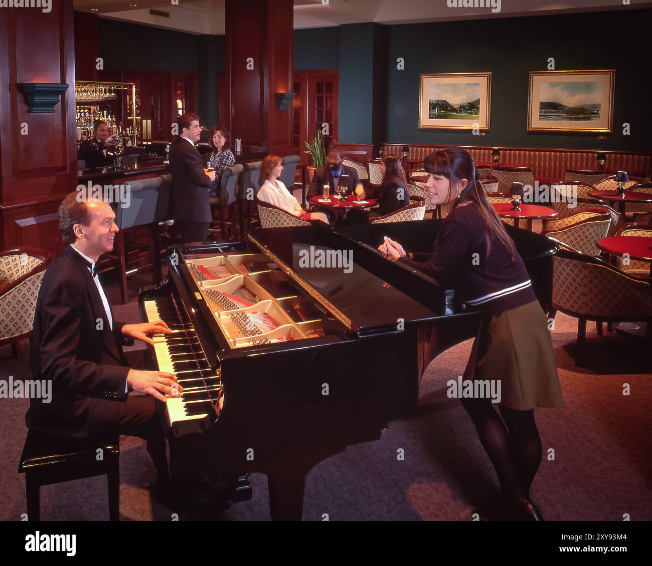 Lobby hotel 1960s hi-res stock photography and images - Alamy