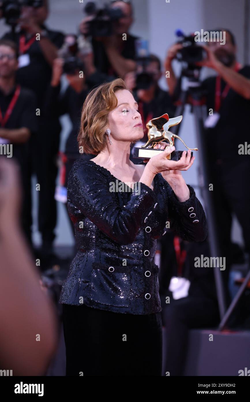 A_ sigourney weaver hi-res stock photography and images - Alamy
