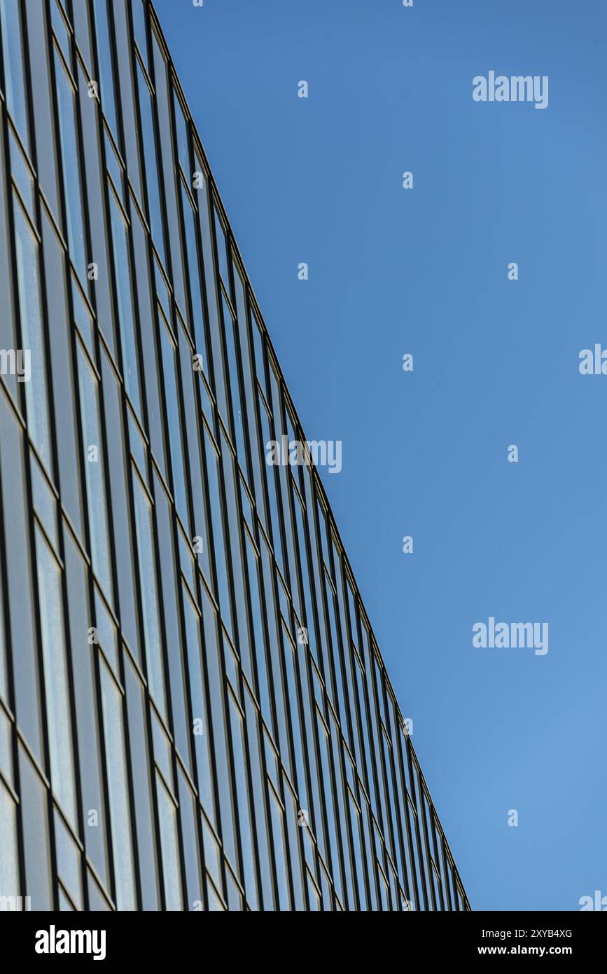 Windows of a newly built large office building Stock Photo - Alamy