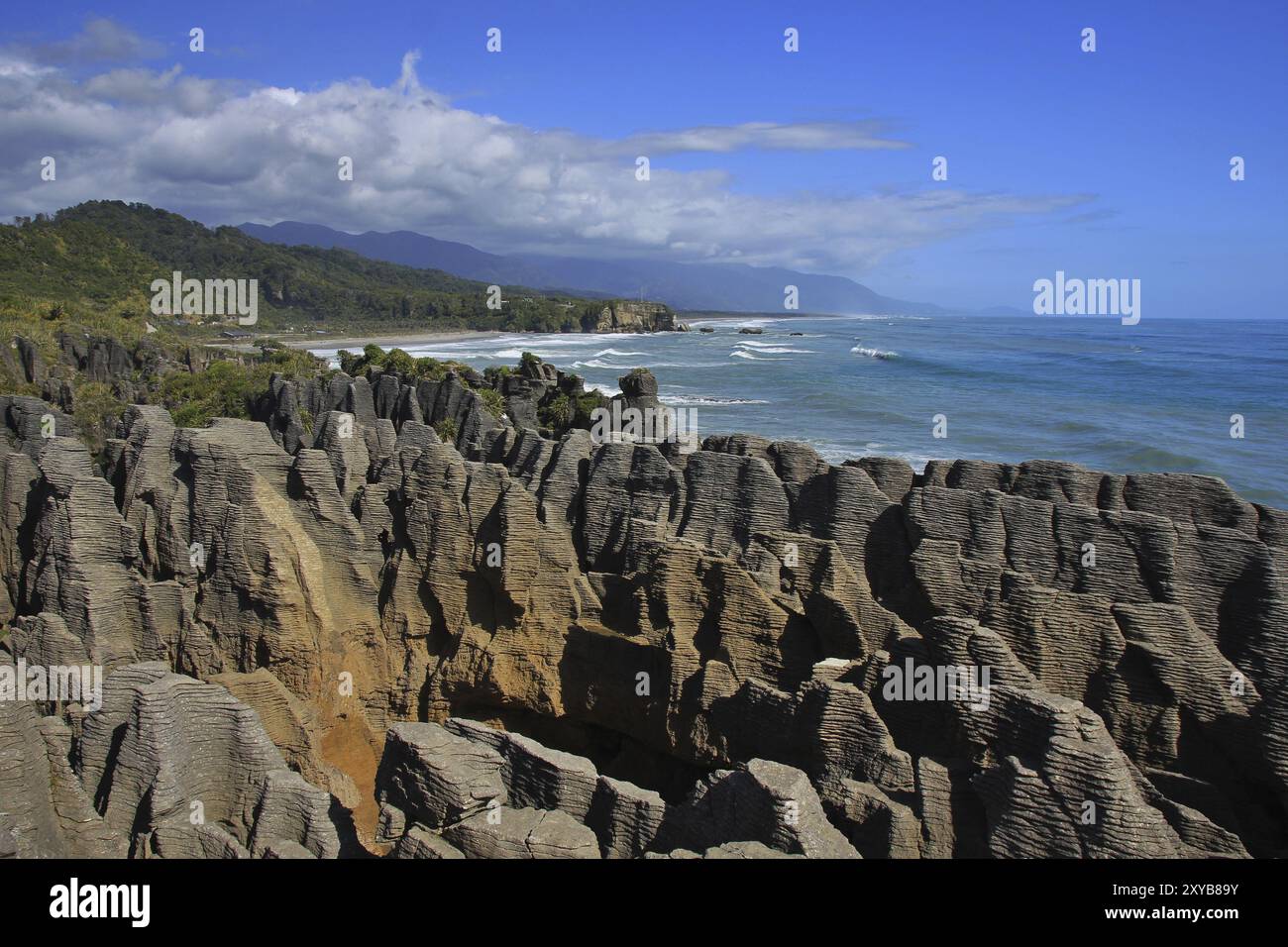 Rocks and minerals of new zealand hi-res stock photography and images ...