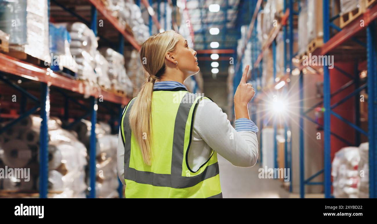 Shipping counting inspection woman hi-res stock photography and images ...
