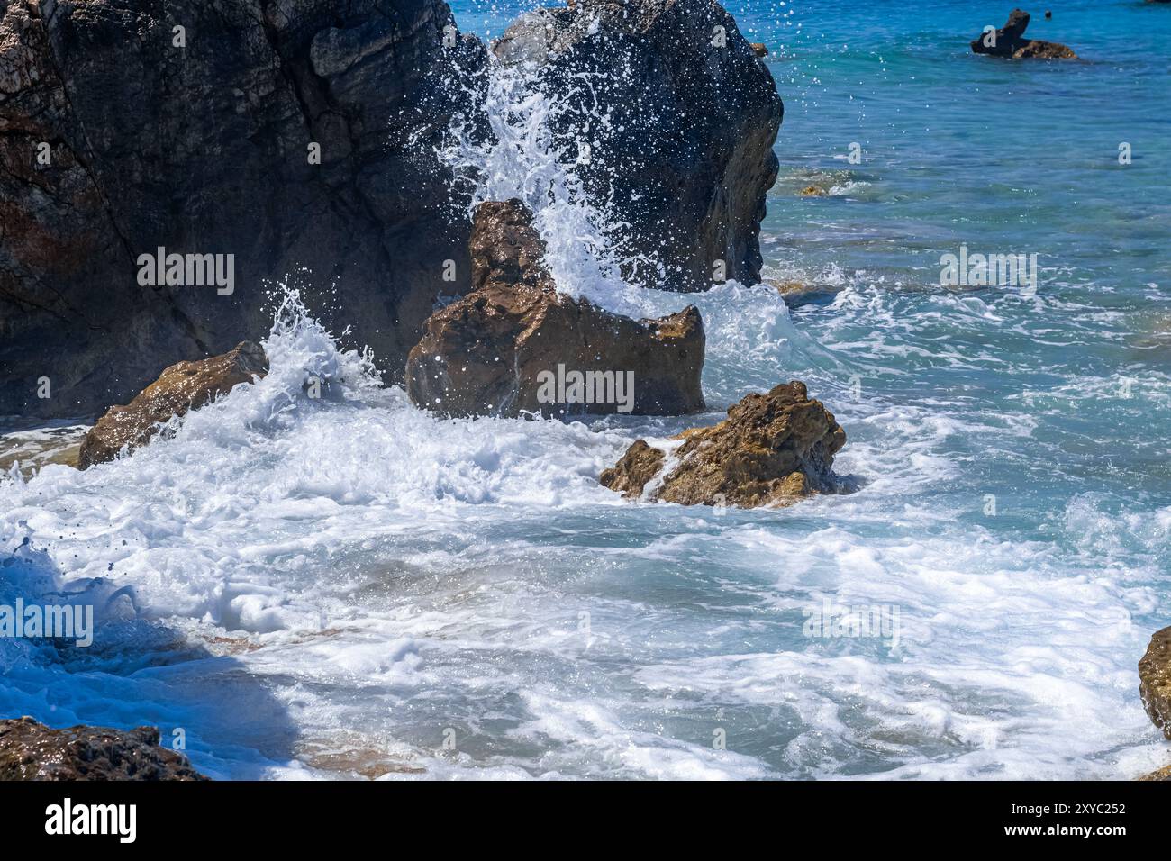 Cliffside rocks hi-res stock photography and images - Alamy