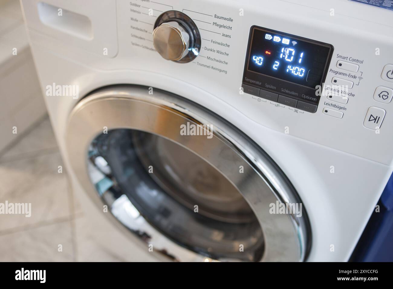 Smart washing machine with WiFi Stock Photo - Alamy