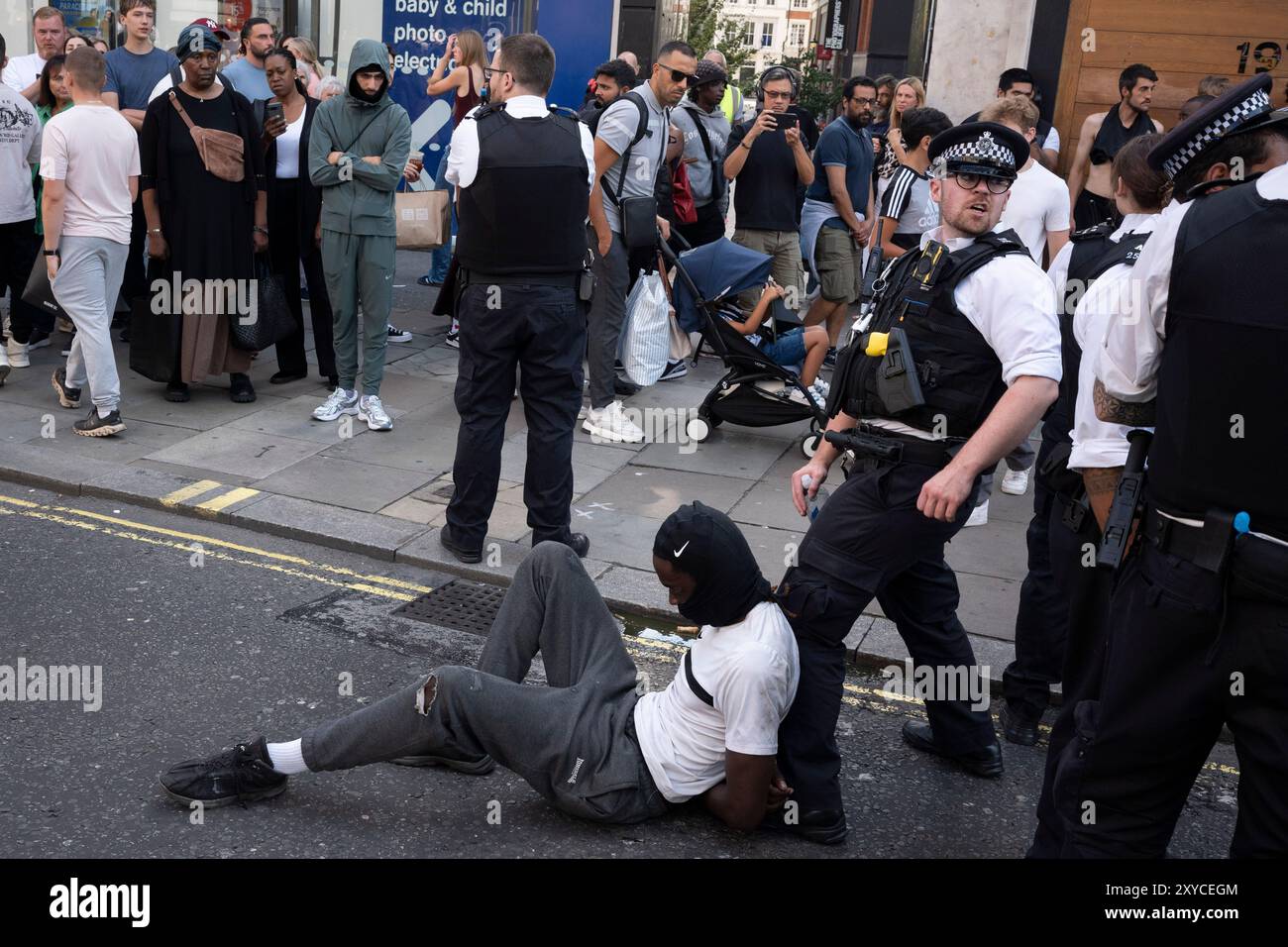 Police arresting black man uk hi-res stock photography and images - Alamy