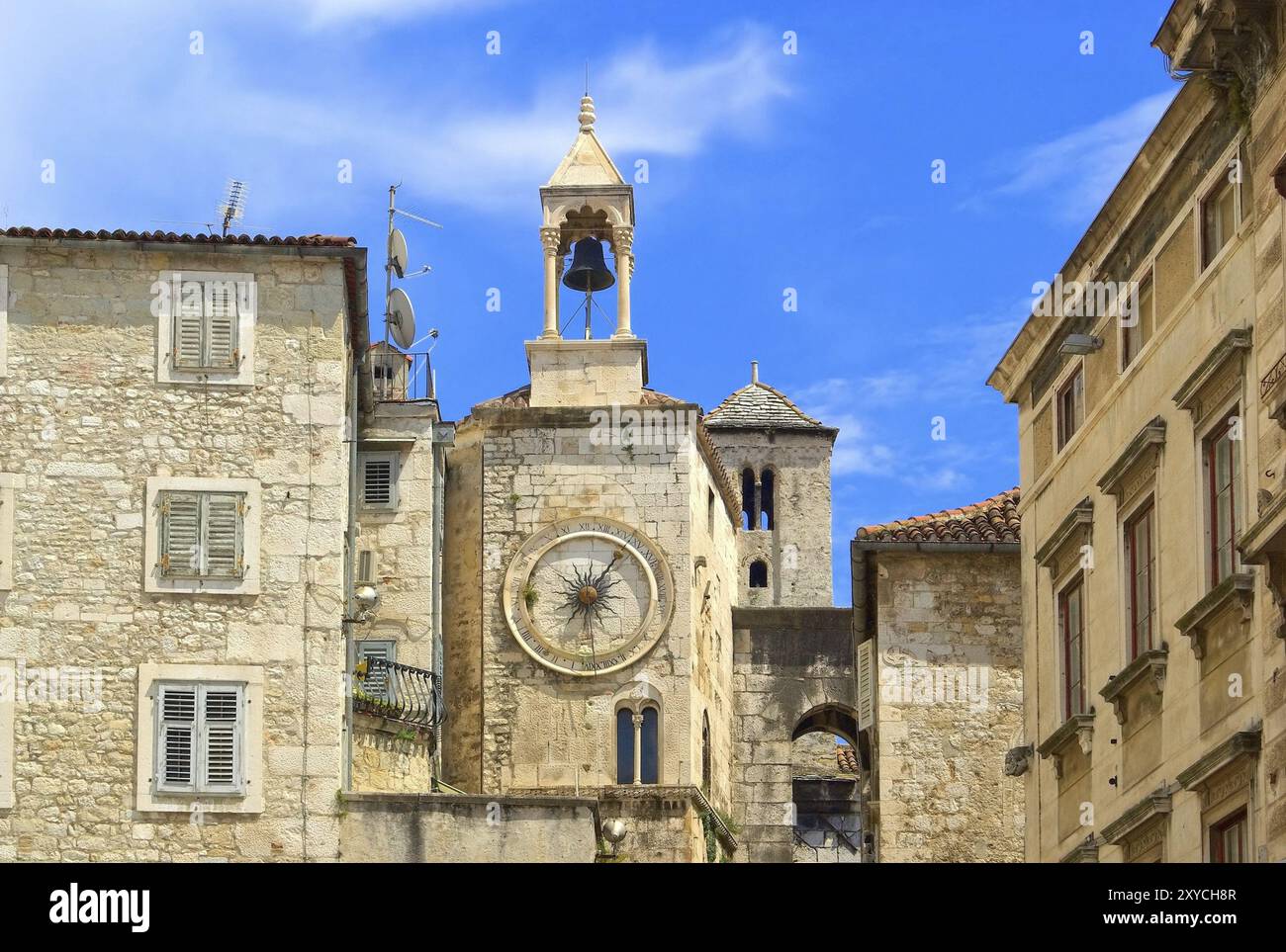 Split clock, Split clock 02 Stock Photo - Alamy