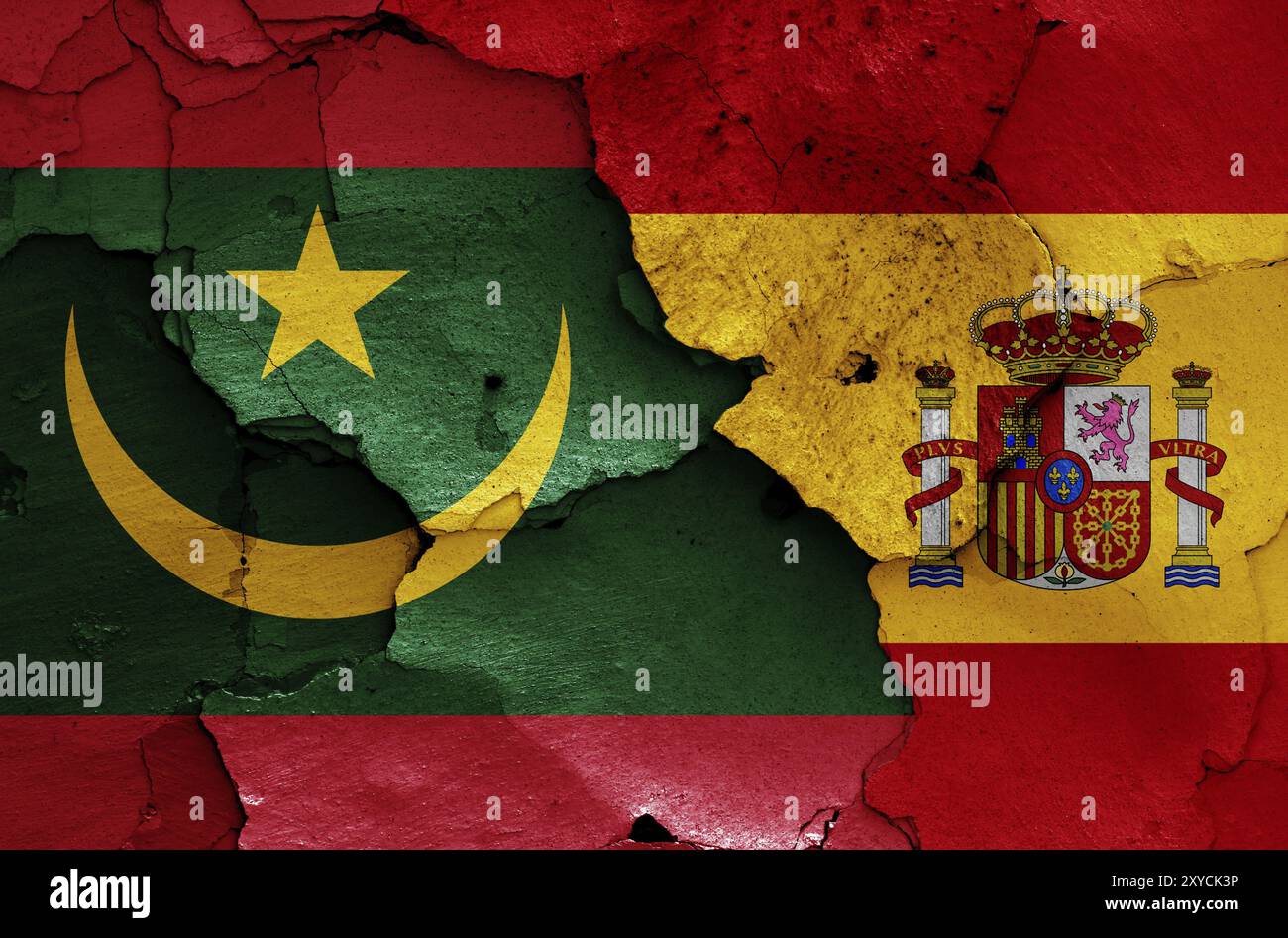 Flags of Mauritania and Spain painted on cracked wall Stock Photo - Alamy