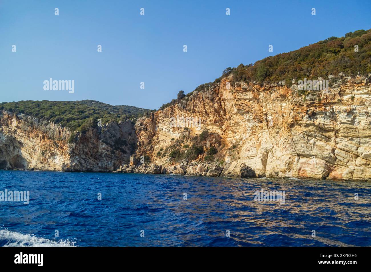 Shoreline wave erosion hi-res stock photography and images - Alamy