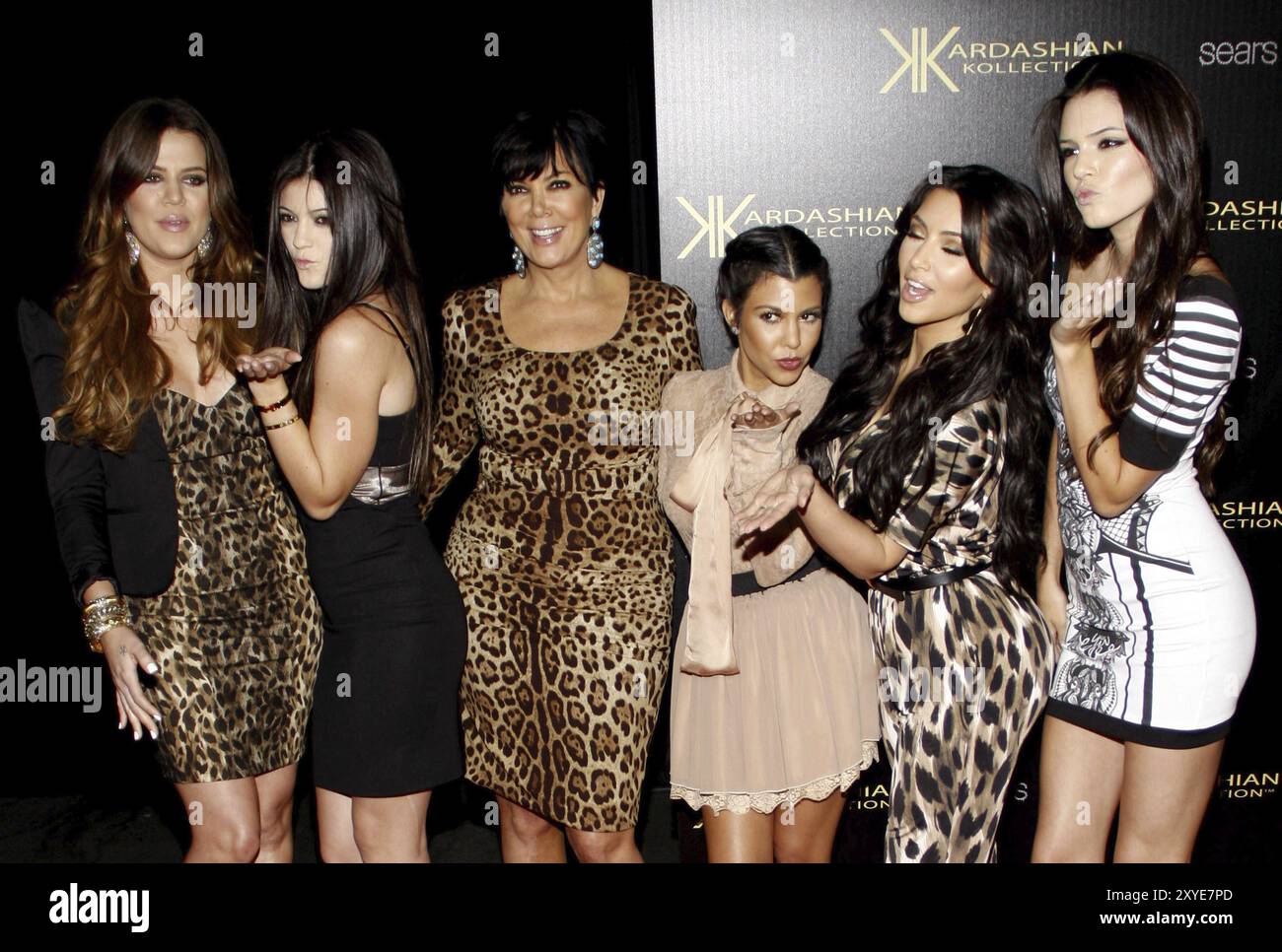 Kylie jenner kim kardashian kendall hi-res stock photography and